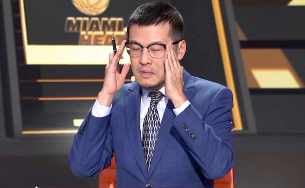 美女扒开尿口图片